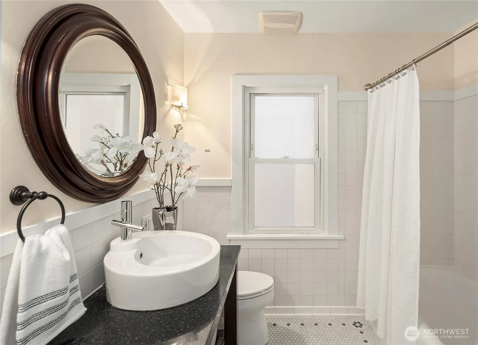 7215 W Green Lake Drive N, Seattle, WA 98103