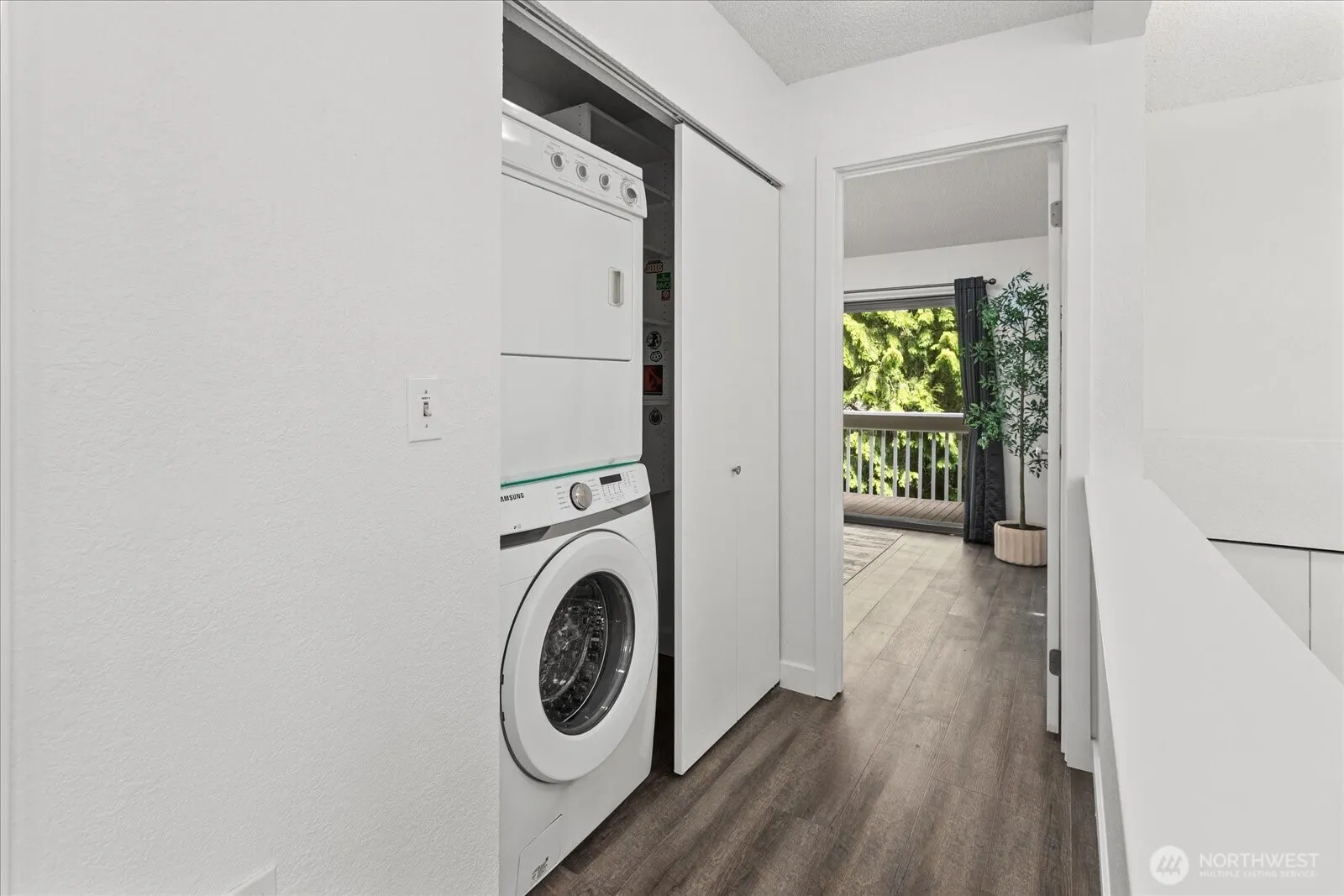 10016 NE 124th Place #108, Kirkland, WA 98034