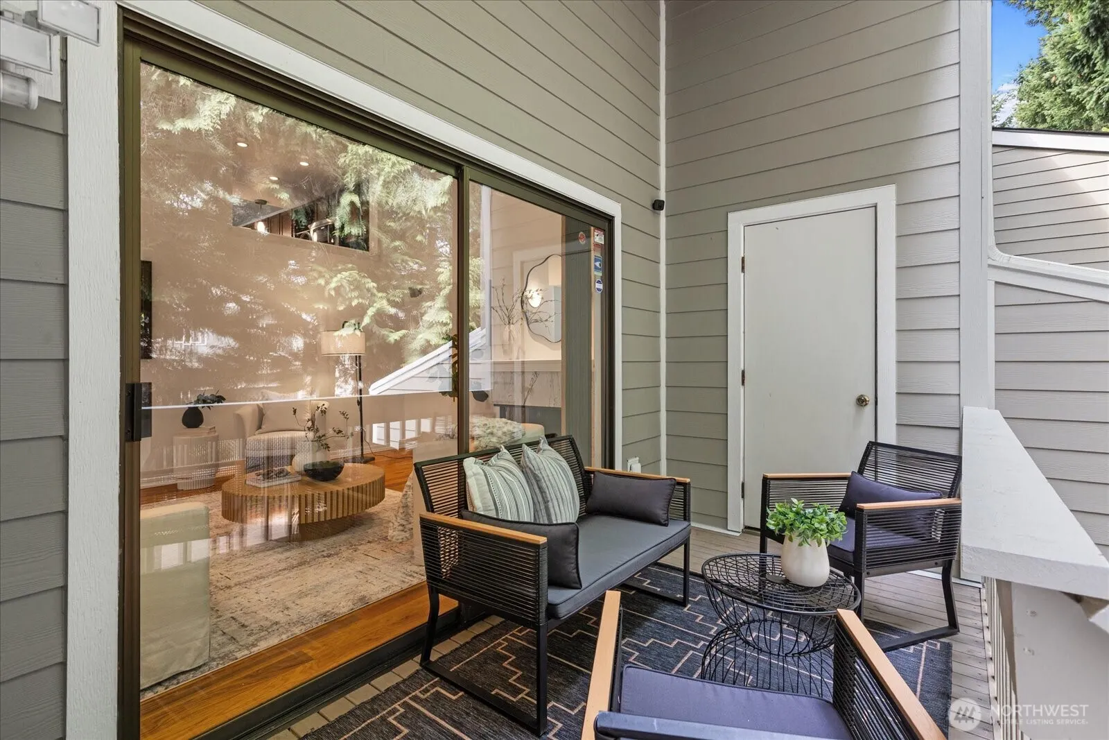 10016 NE 124th Place #108, Kirkland, WA 98034