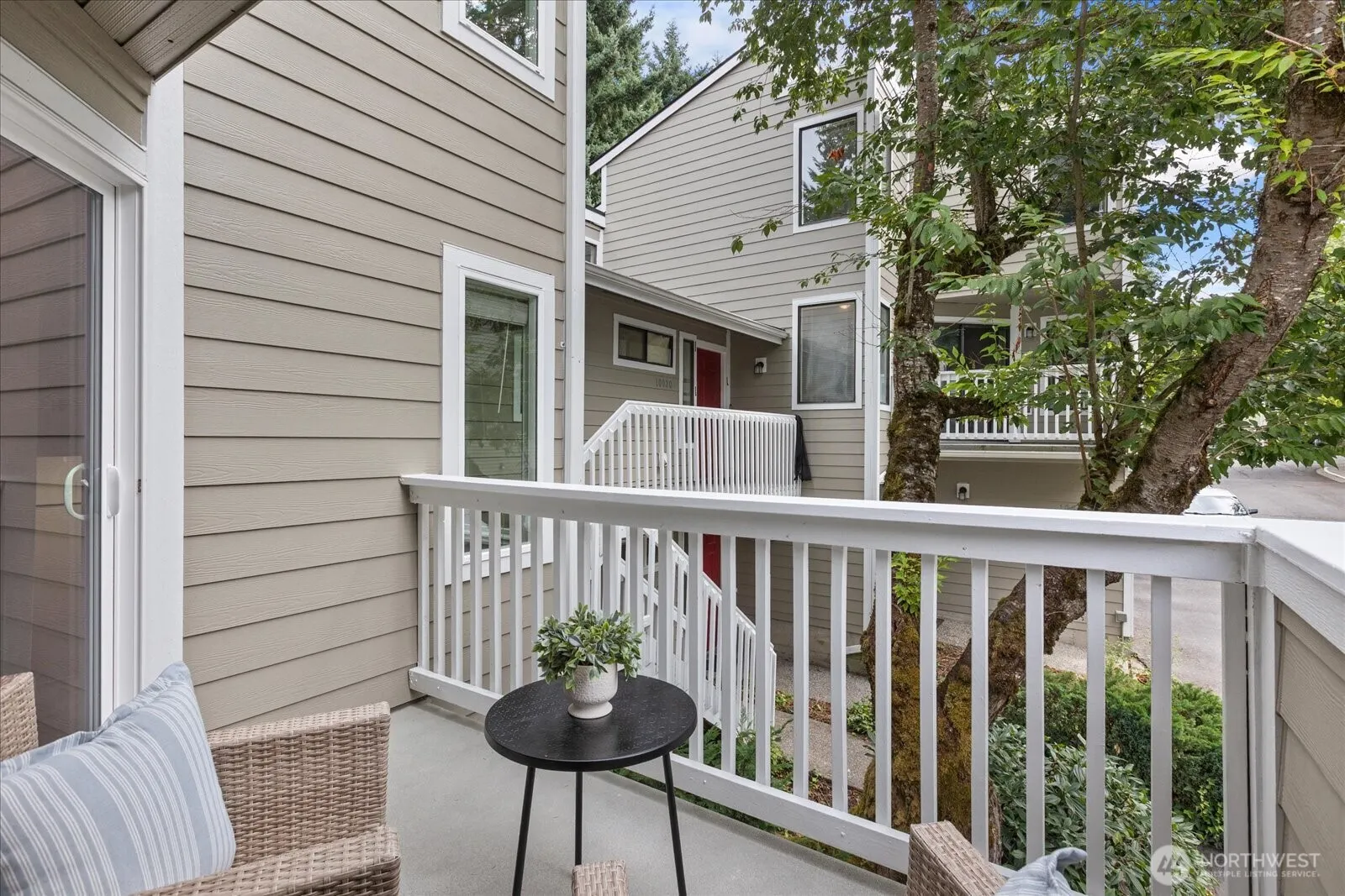 10016 NE 124th Place #108, Kirkland, WA 98034