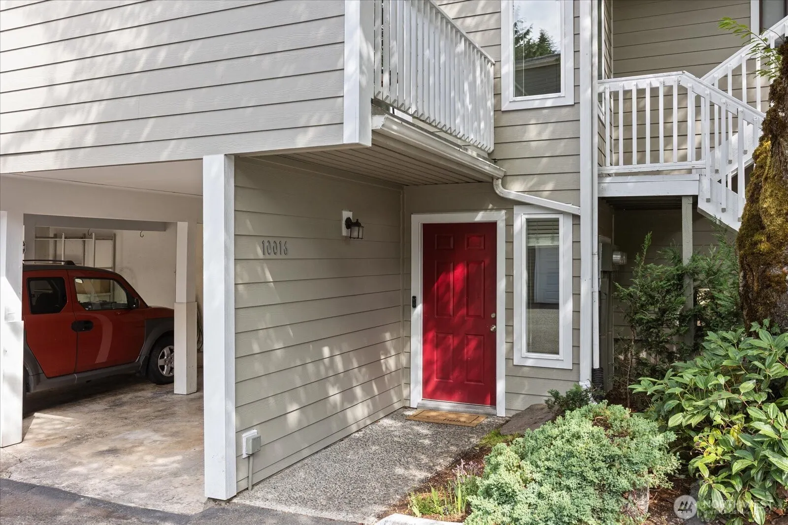 10016 NE 124th Place #108, Kirkland, WA 98034