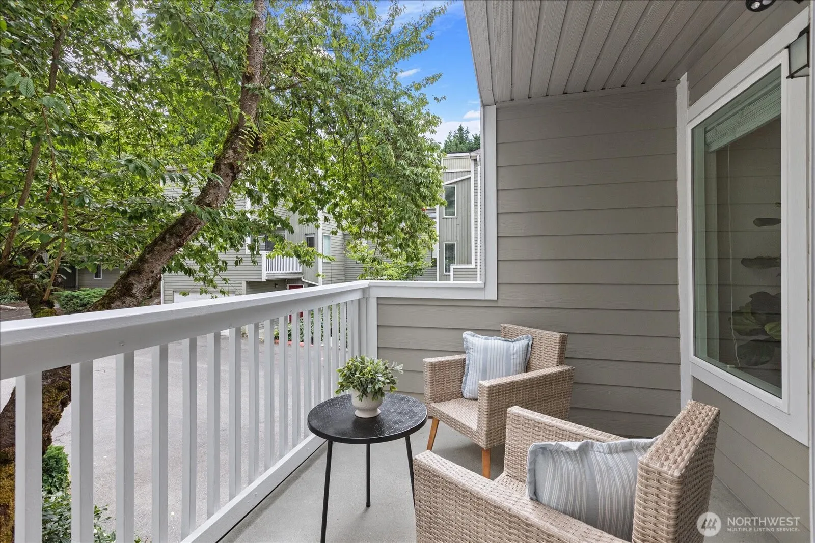 10016 NE 124th Place #108, Kirkland, WA 98034