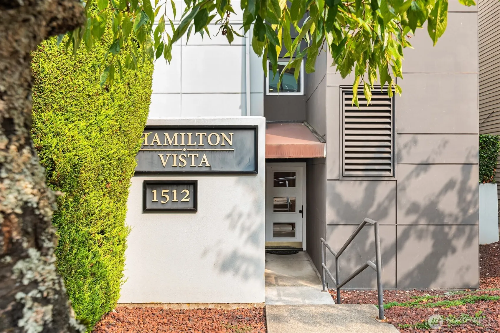 1512 California Avenue SW #202, Seattle, WA 98116