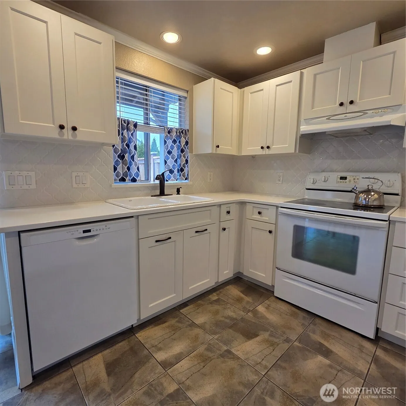15708 Admiralty Way #C, Lynnwood, WA 98087