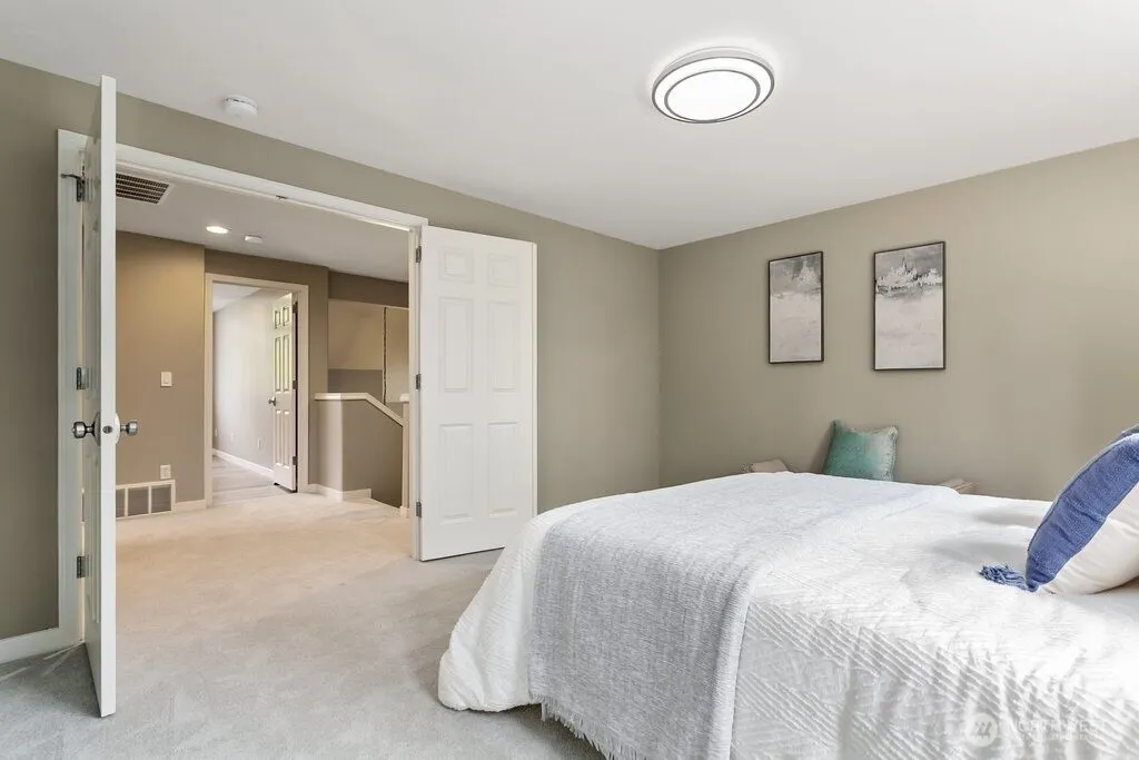 9306 138th Court NE, Redmond, WA 98052