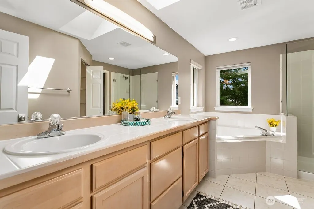 9306 138th Court NE, Redmond, WA 98052