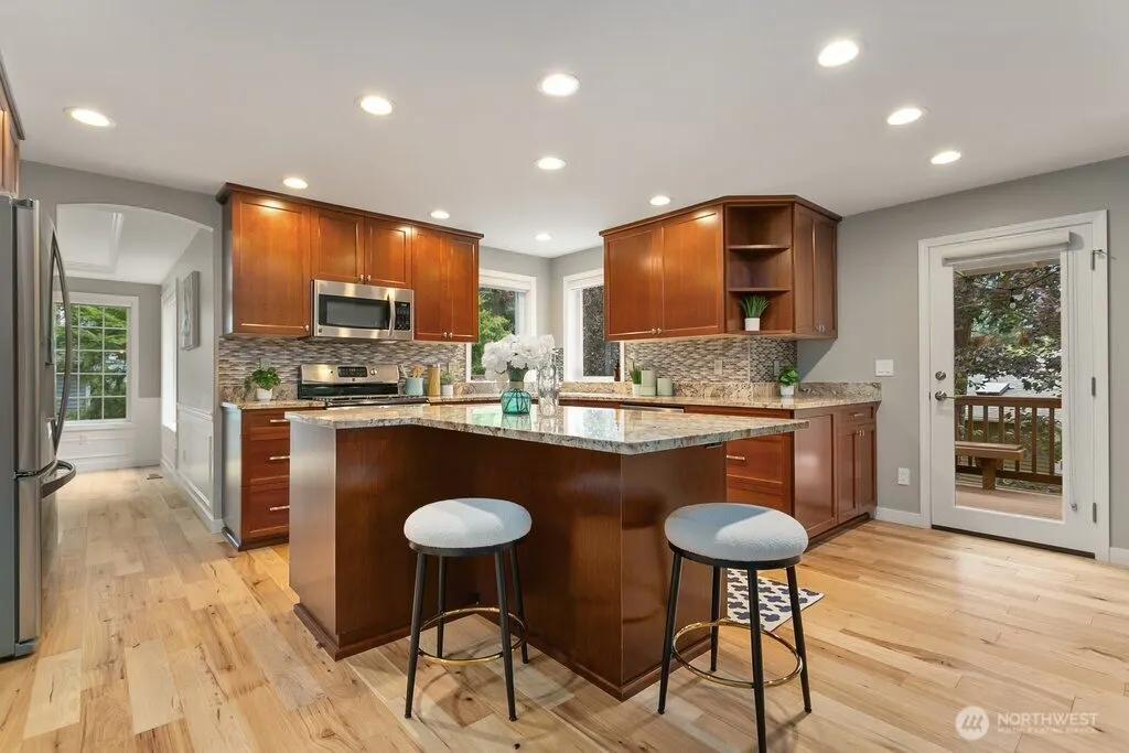 9306 138th Court NE, Redmond, WA 98052