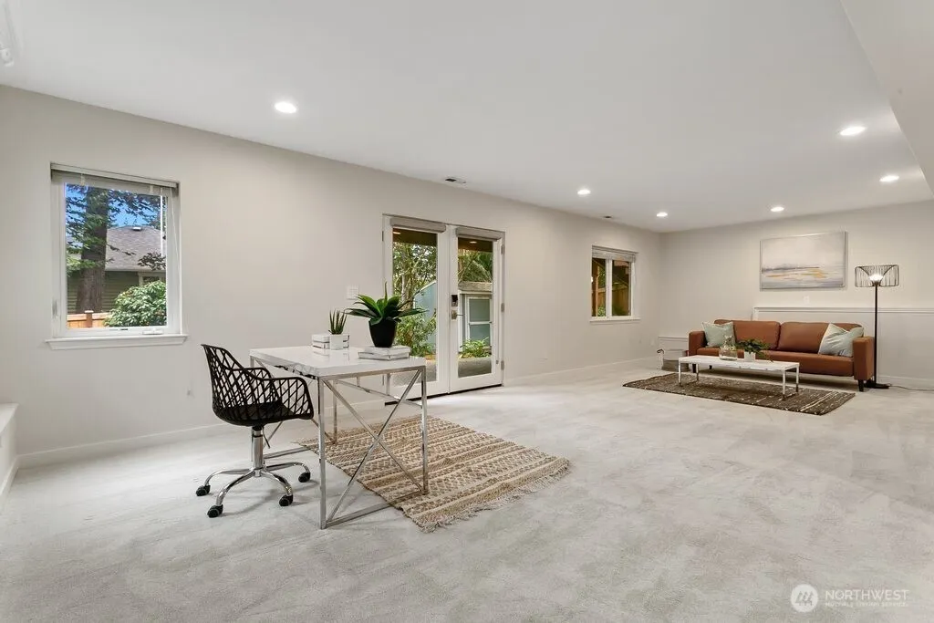 9306 138th Court NE, Redmond, WA 98052