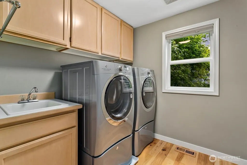 9306 138th Court NE, Redmond, WA 98052