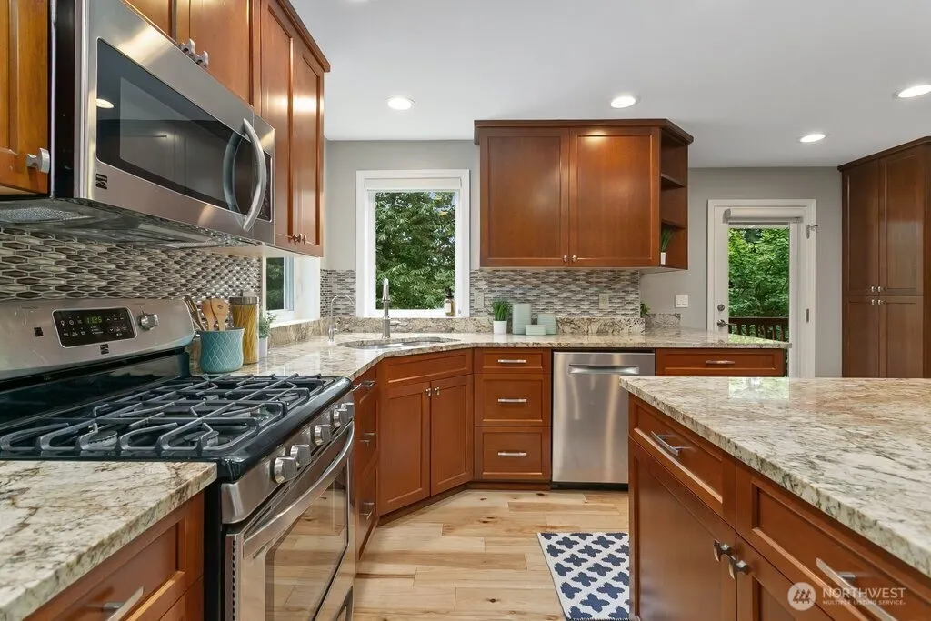 9306 138th Court NE, Redmond, WA 98052