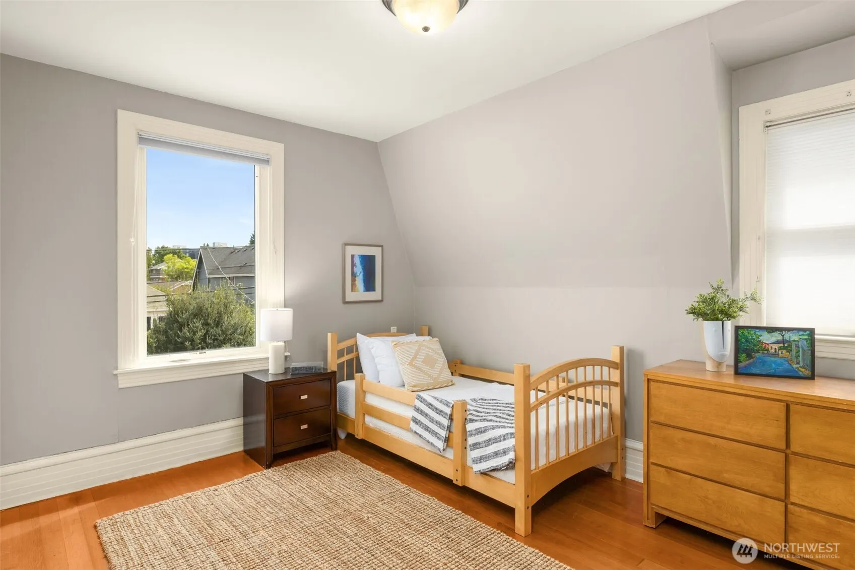 2146 4th Avenue W, Seattle, WA 98119