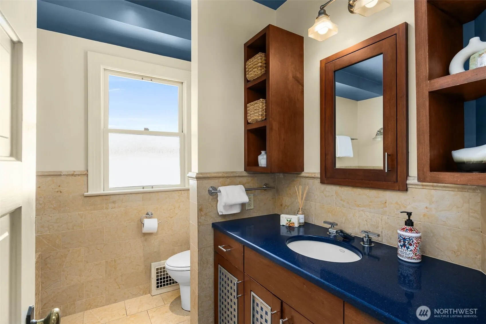 2146 4th Avenue W, Seattle, WA 98119