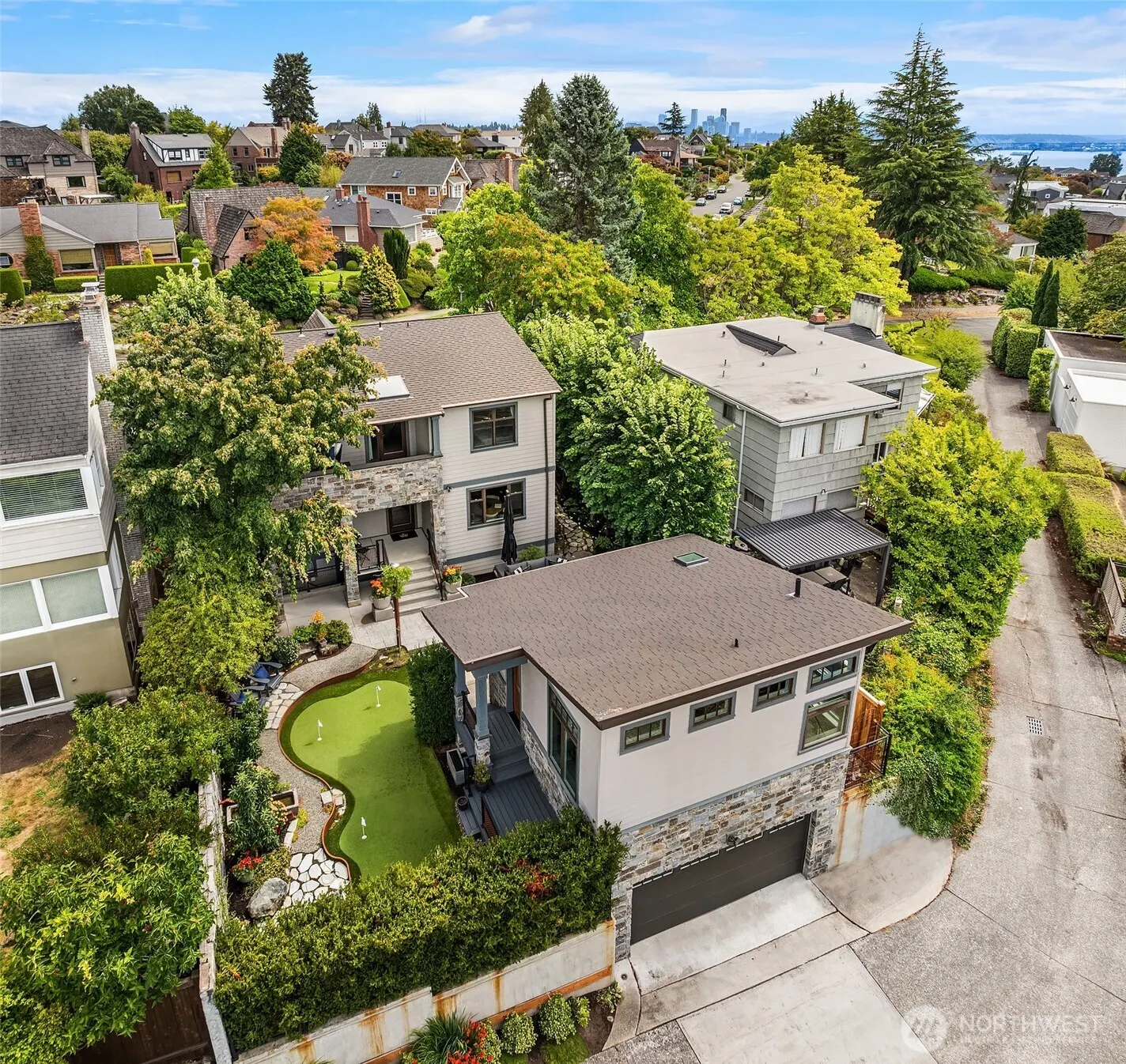 2563 W Viewmont Way W, Seattle, WA 98199