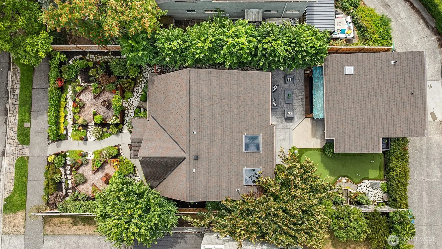 2563 W Viewmont Way W, Seattle, WA 98199
