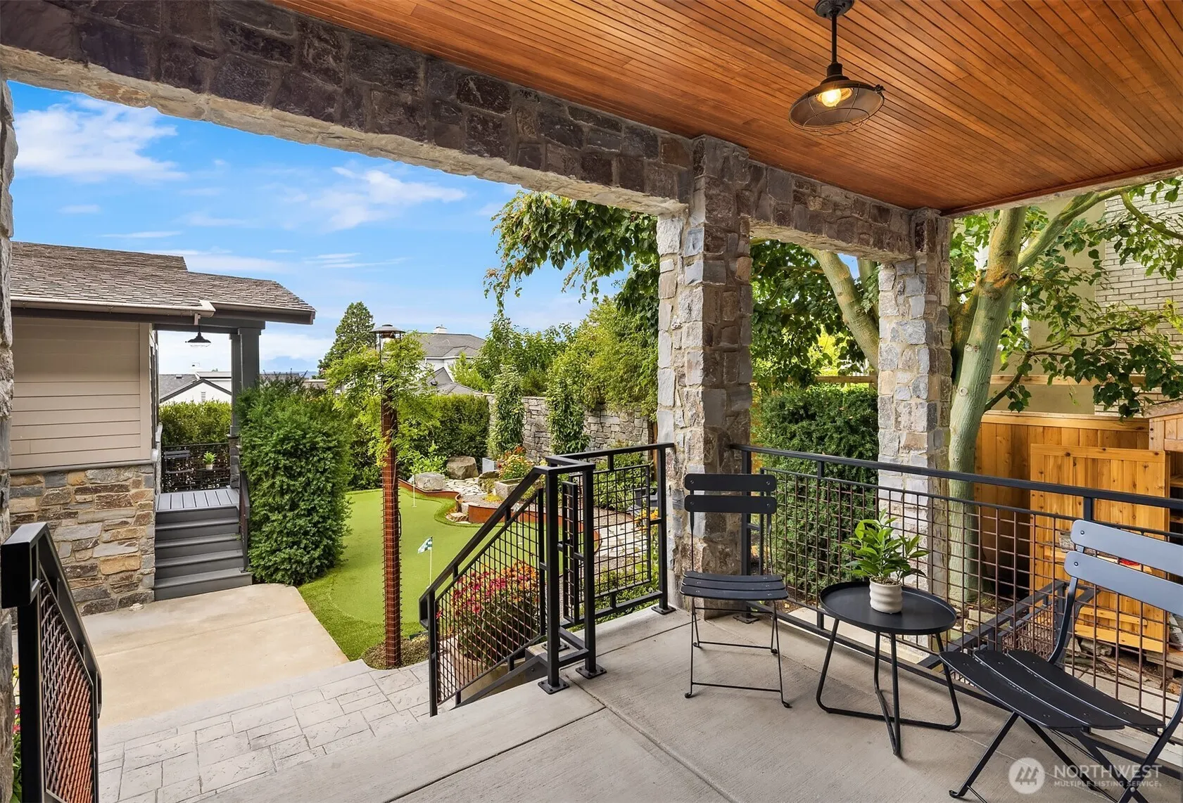 2563 W Viewmont Way W, Seattle, WA 98199