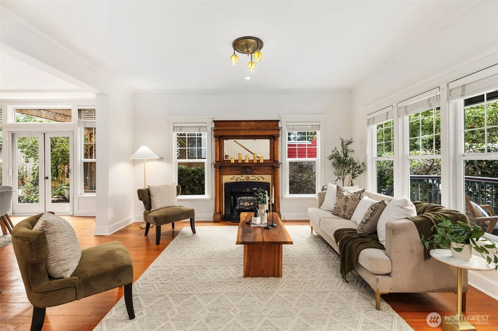 2446 Queen Anne Avenue N, Seattle, WA 98109