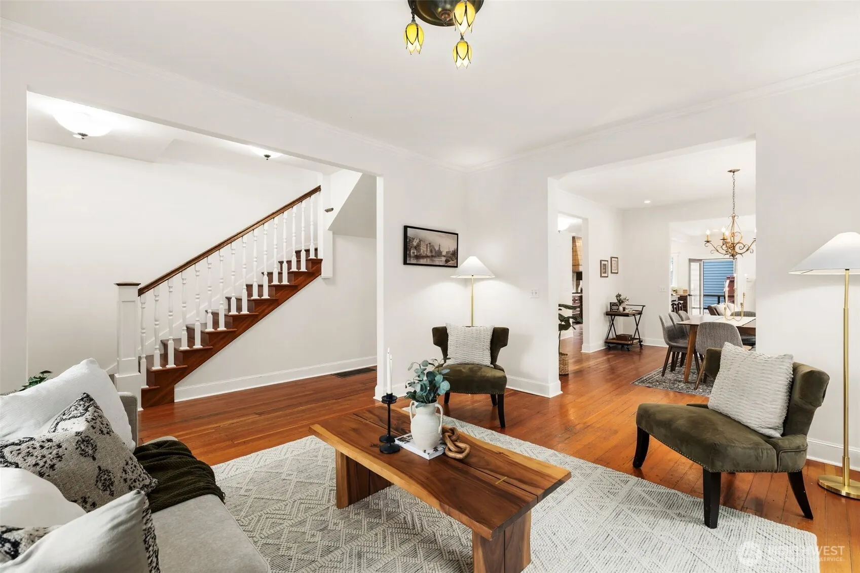 2446 Queen Anne Avenue N, Seattle, WA 98109