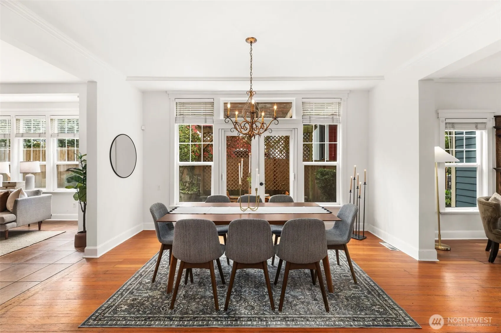 2446 Queen Anne Avenue N, Seattle, WA 98109
