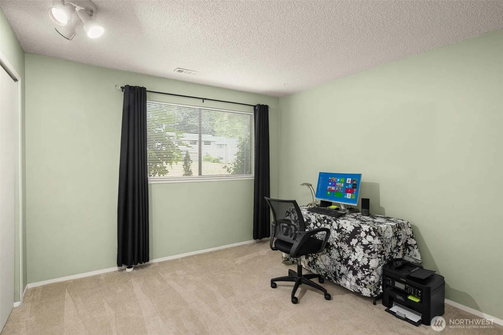 9930 NE 144th Lane #201, Kirkland, WA 98034