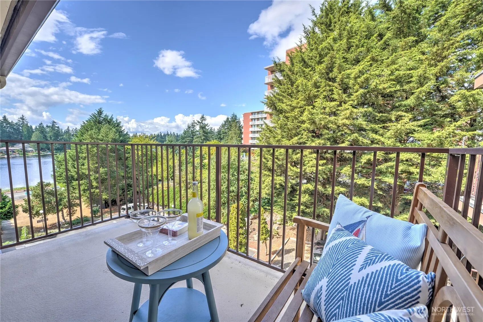 13229 Linden Avenue N #402B, Seattle, WA 98133-7565