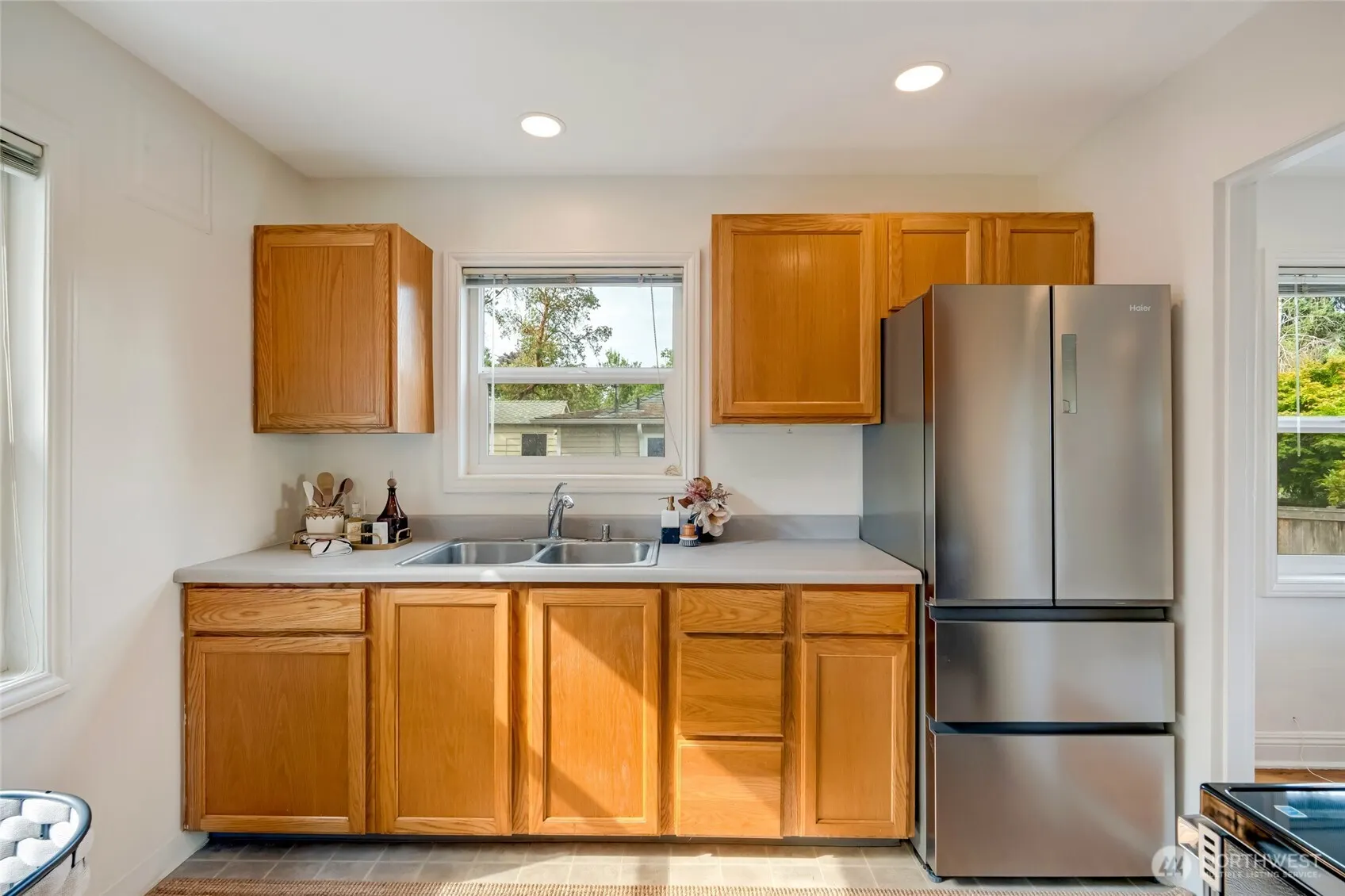 9819 32nd Ave SW, Seattle, WA 98126