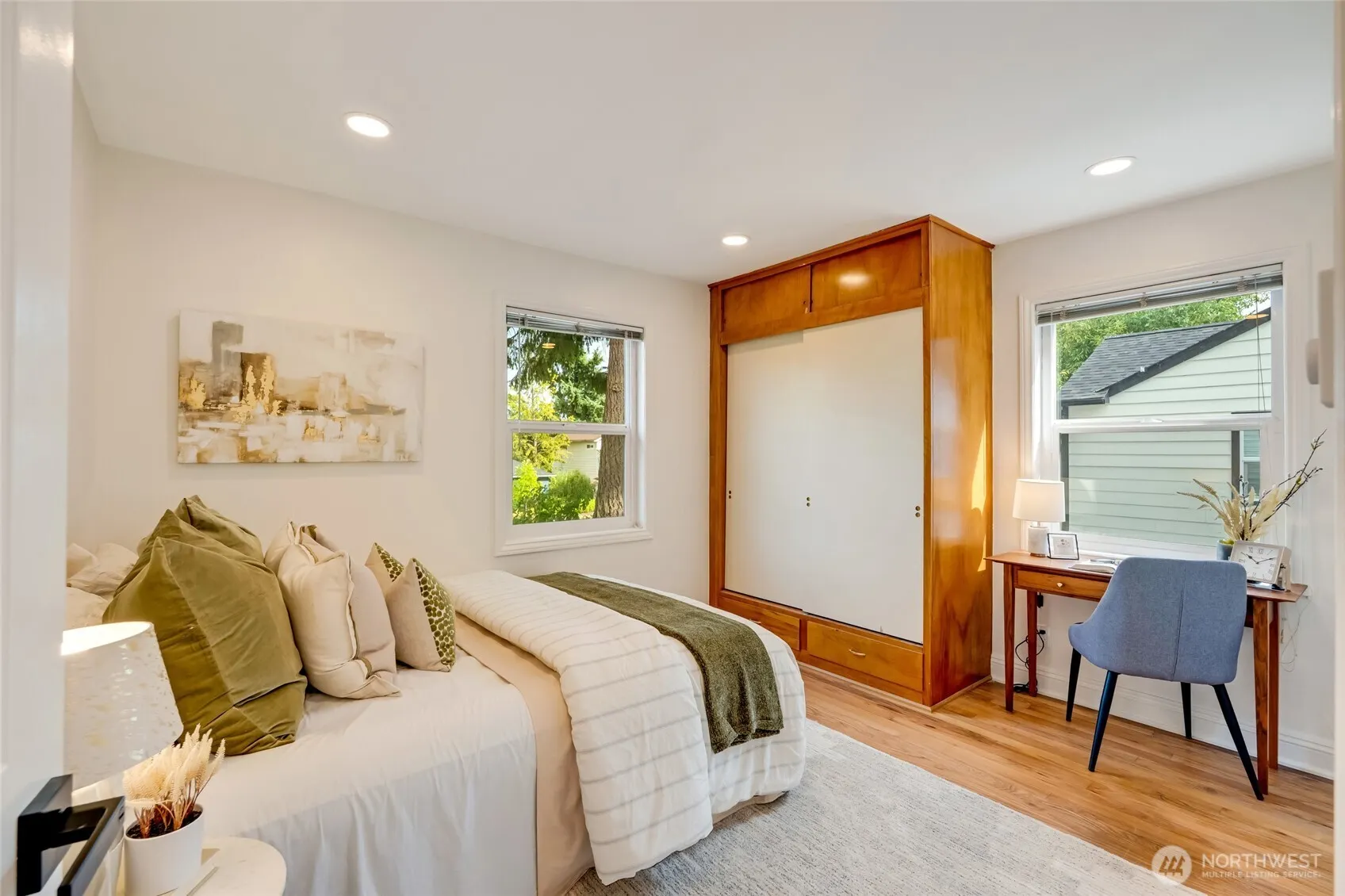9819 32nd Ave SW, Seattle, WA 98126