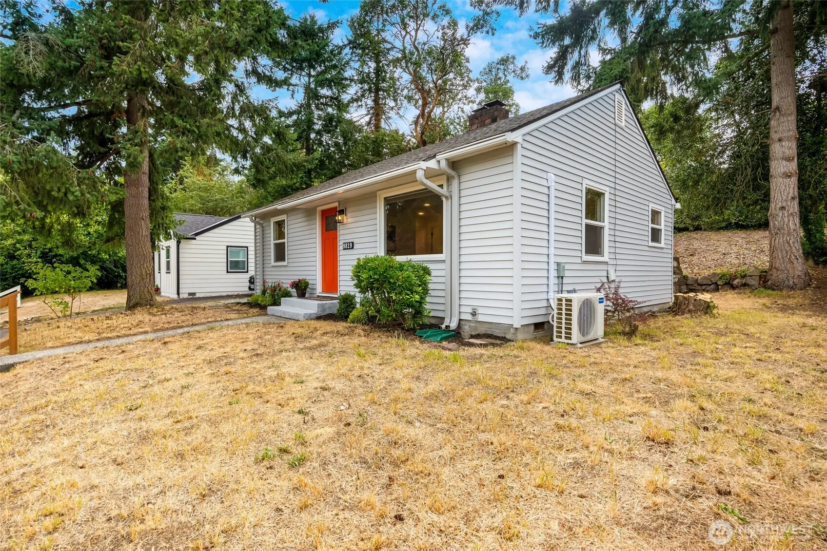 9819 32nd Ave SW, Seattle, WA 98126