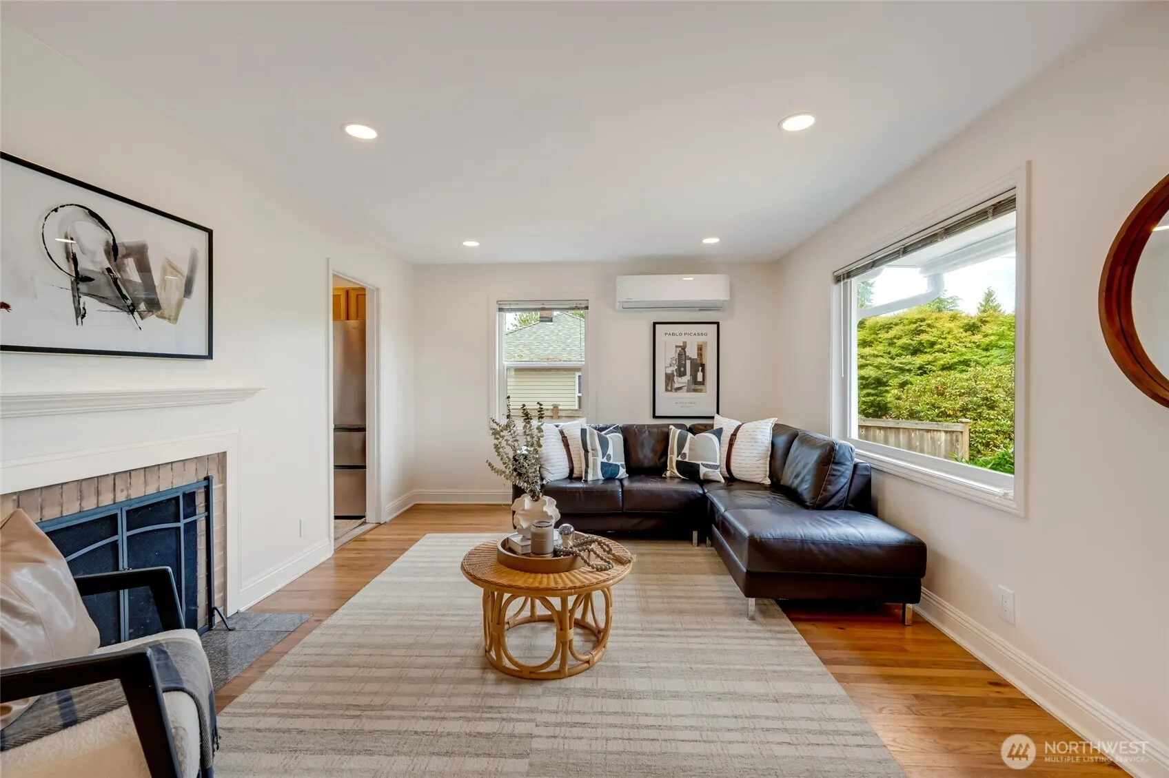 9819 32nd Ave SW, Seattle, WA 98126