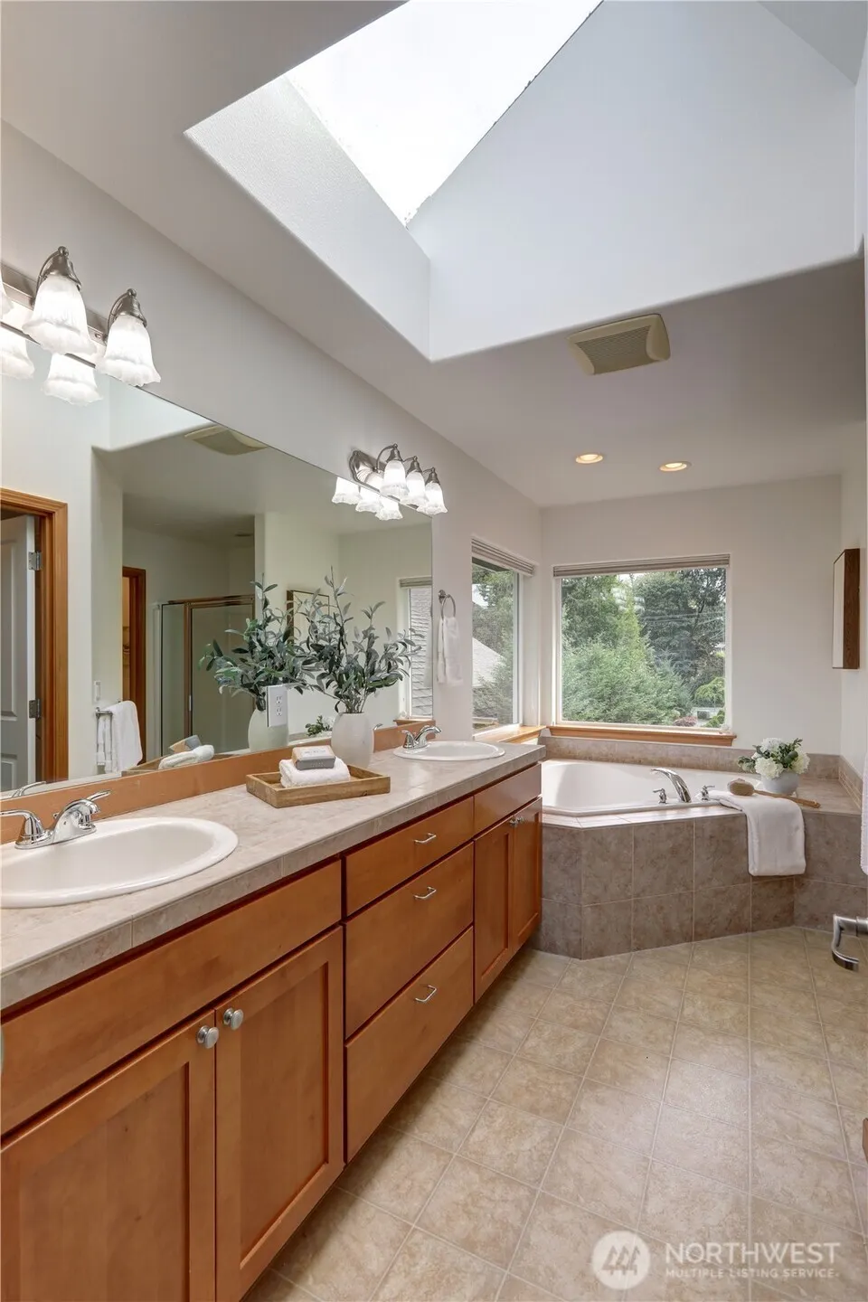 14332 Madison Way , Lynnwood, WA 98087