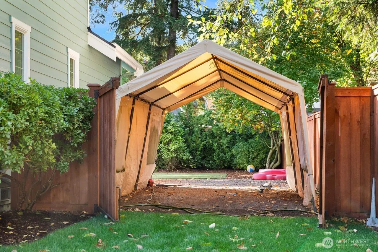 11609 NE 111th Street , Kirkland, WA 98033