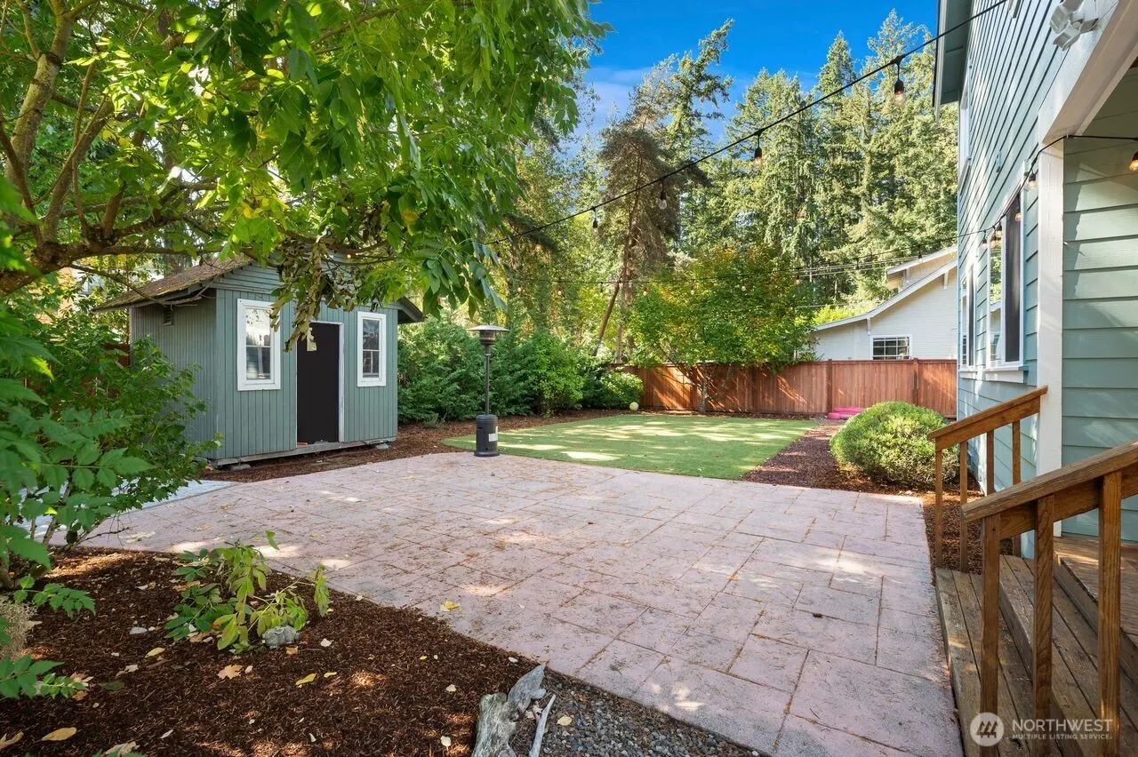 11609 NE 111th Street , Kirkland, WA 98033