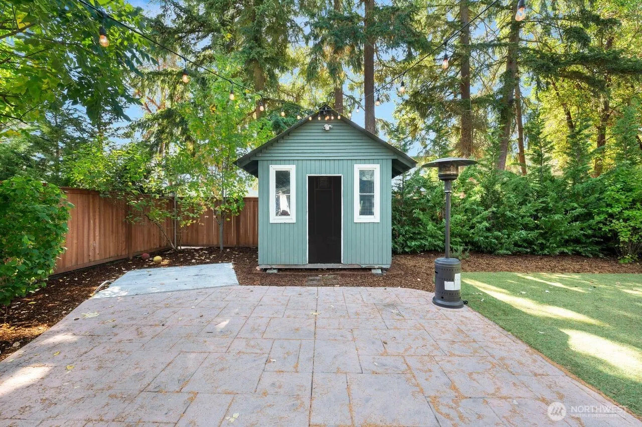11609 NE 111th Street , Kirkland, WA 98033