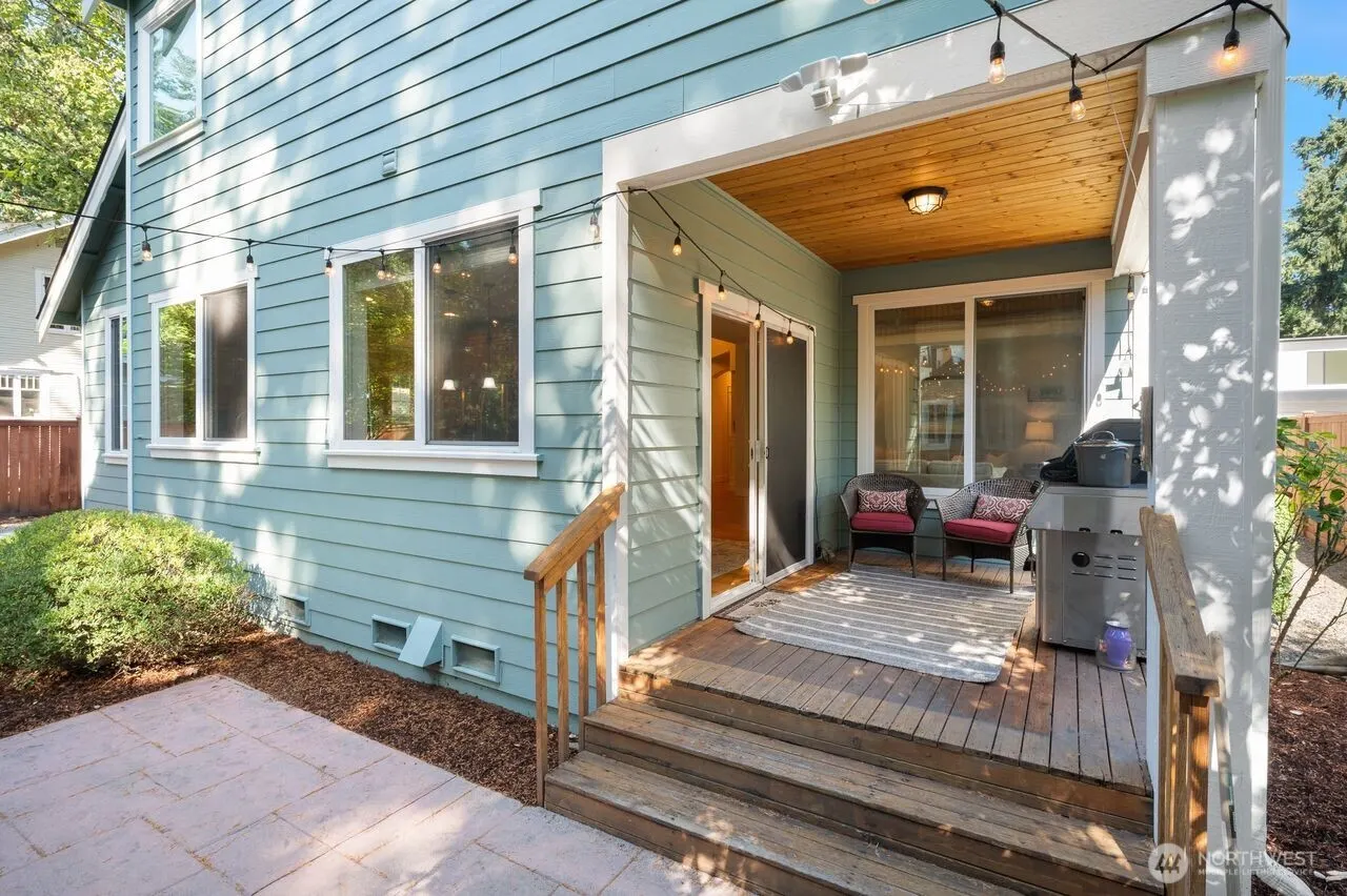 11609 NE 111th Street , Kirkland, WA 98033