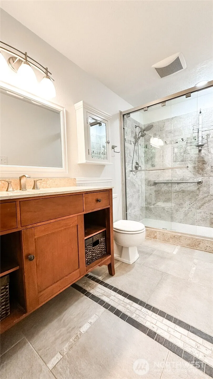 2830 216th Avenue SE, Sammamish, WA 98075