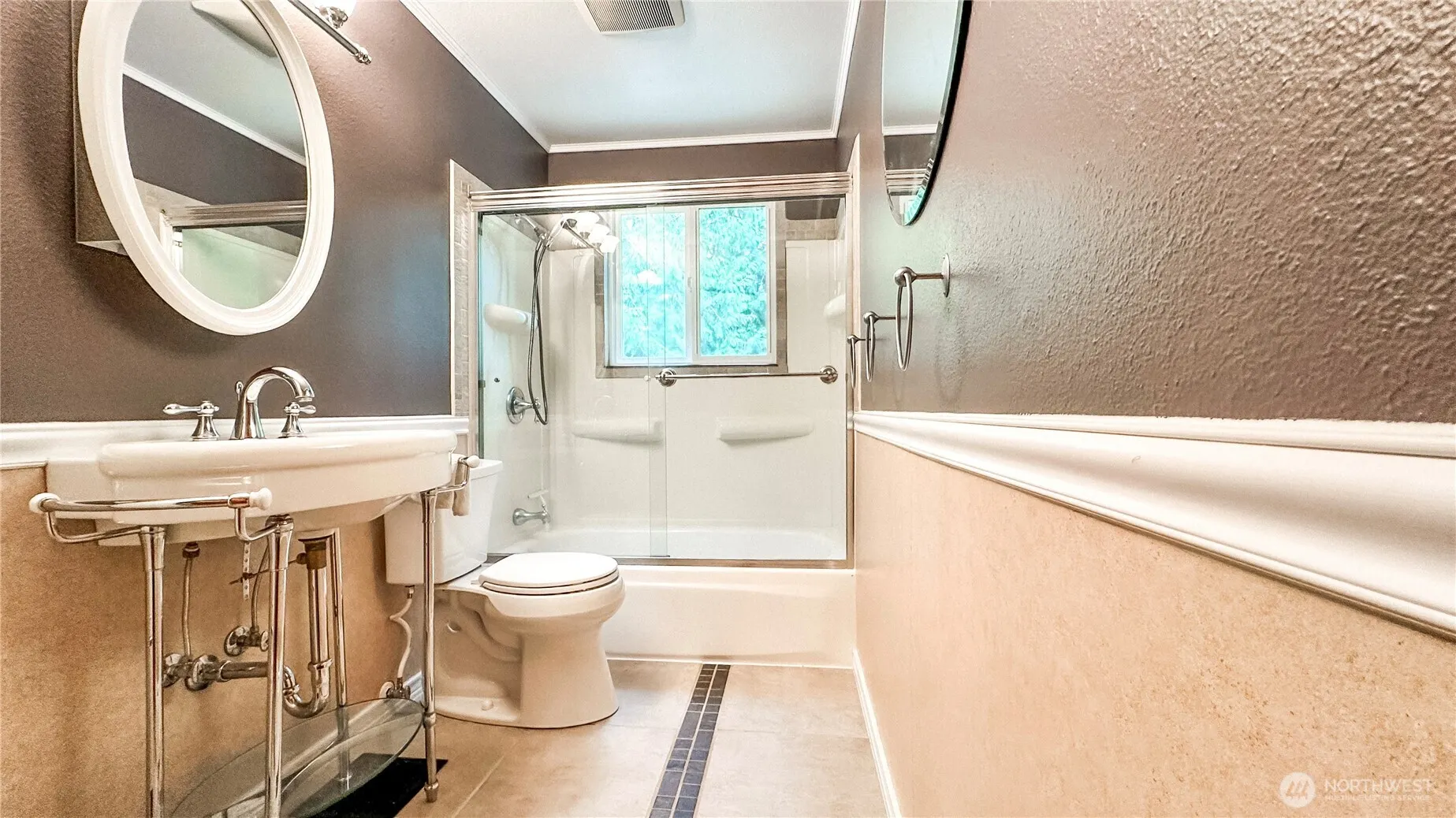 2830 216th Avenue SE, Sammamish, WA 98075