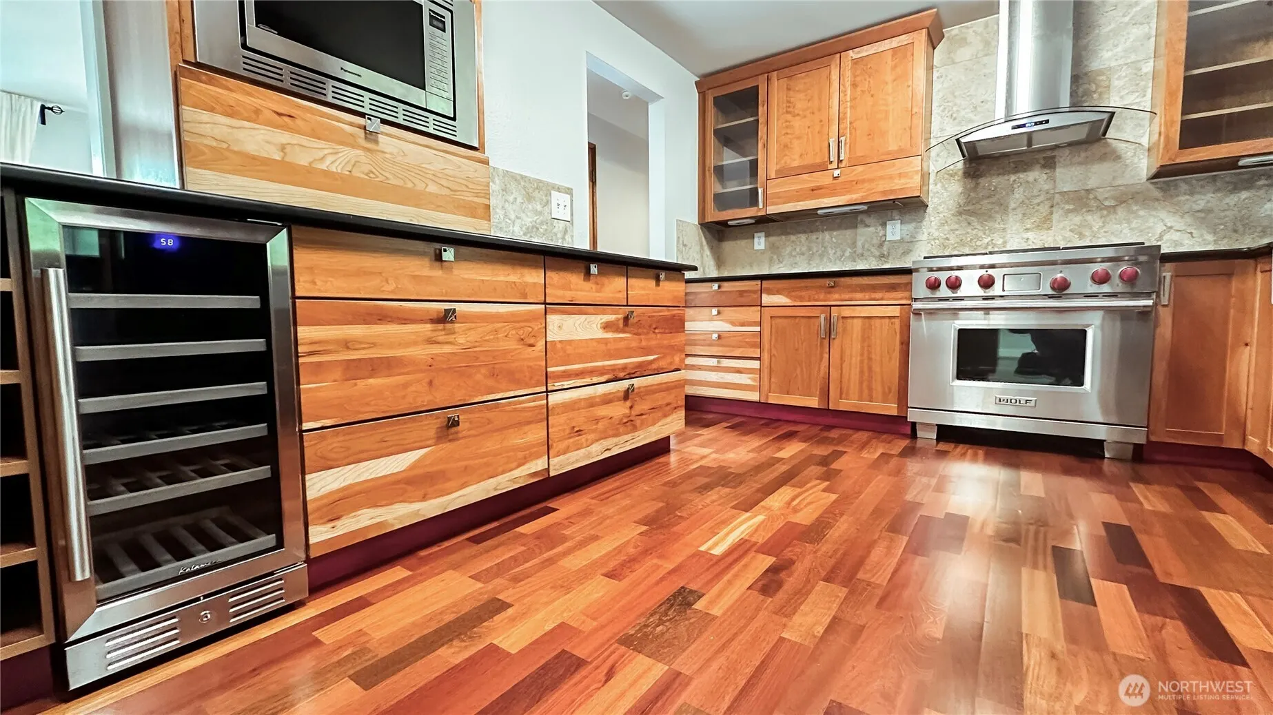2830 216th Avenue SE, Sammamish, WA 98075