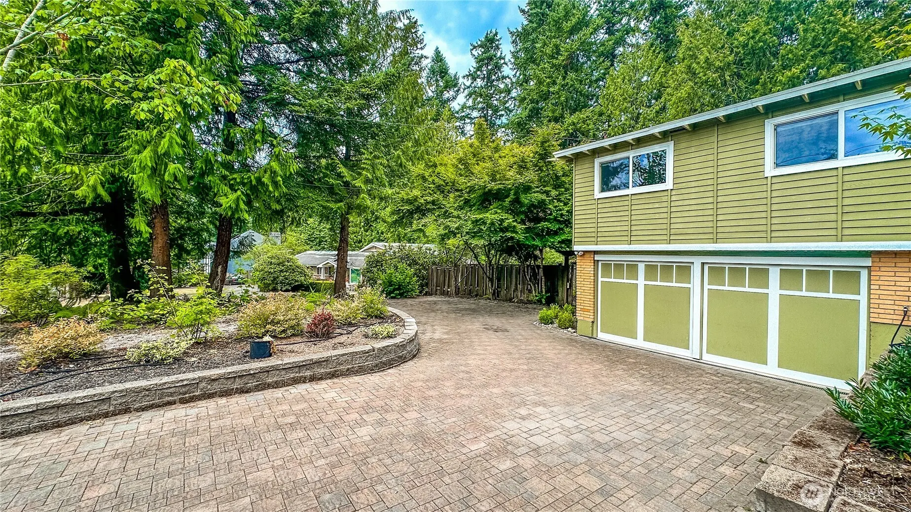2830 216th Avenue SE, Sammamish, WA 98075