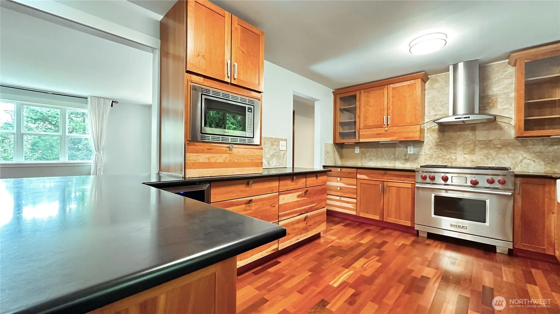2830 216th Avenue SE, Sammamish, WA 98075