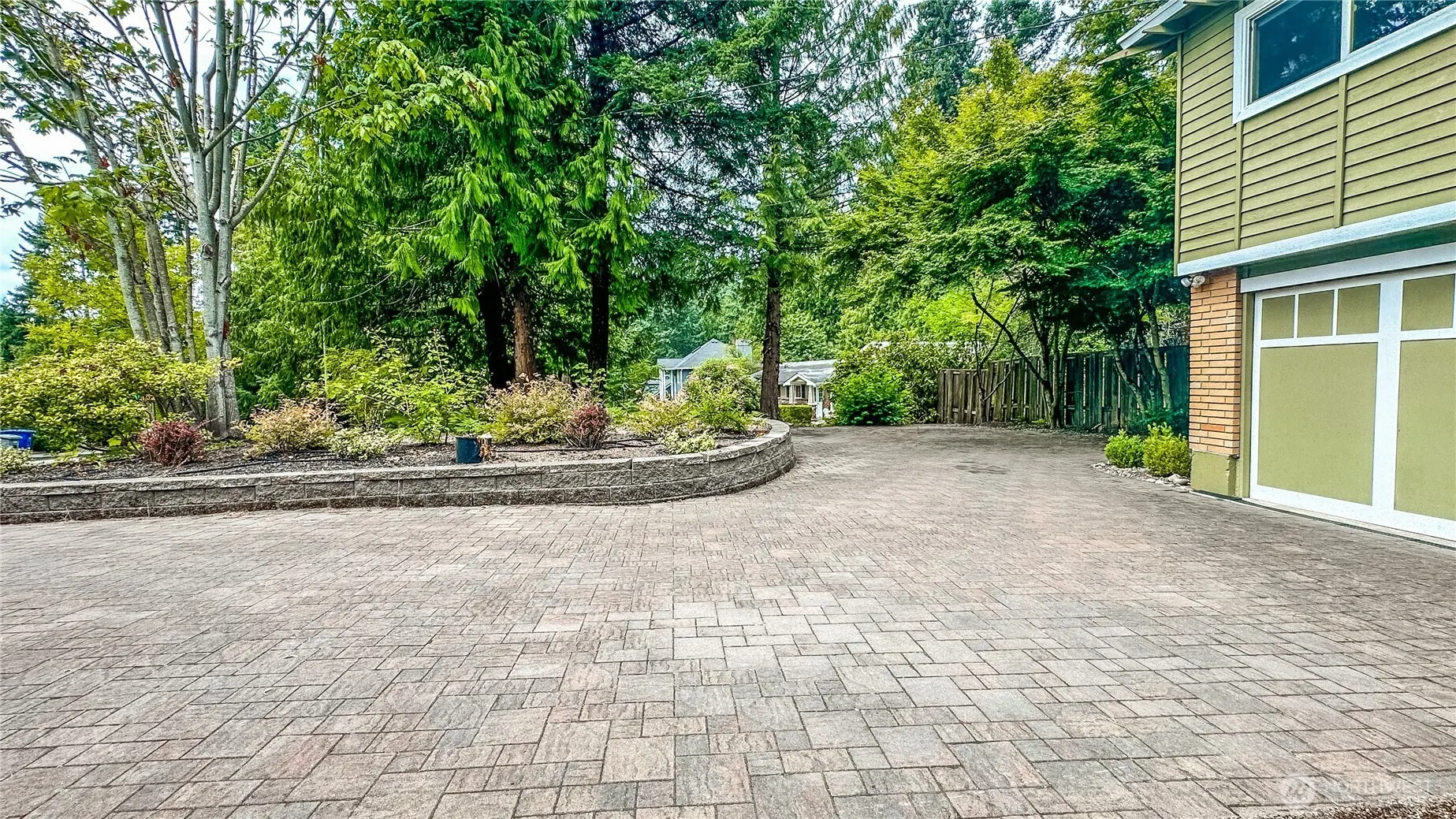 2830 216th Avenue SE, Sammamish, WA 98075