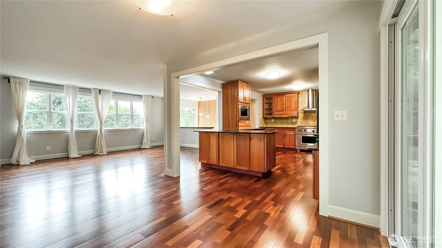 2830 216th Avenue SE, Sammamish, WA 98075