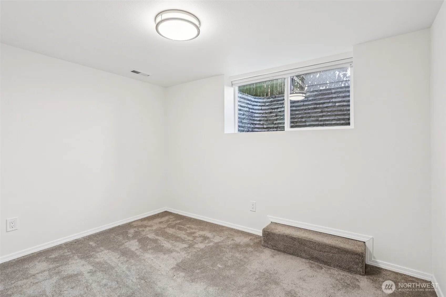 9215 30th Ave SW, Seattle, WA 98126