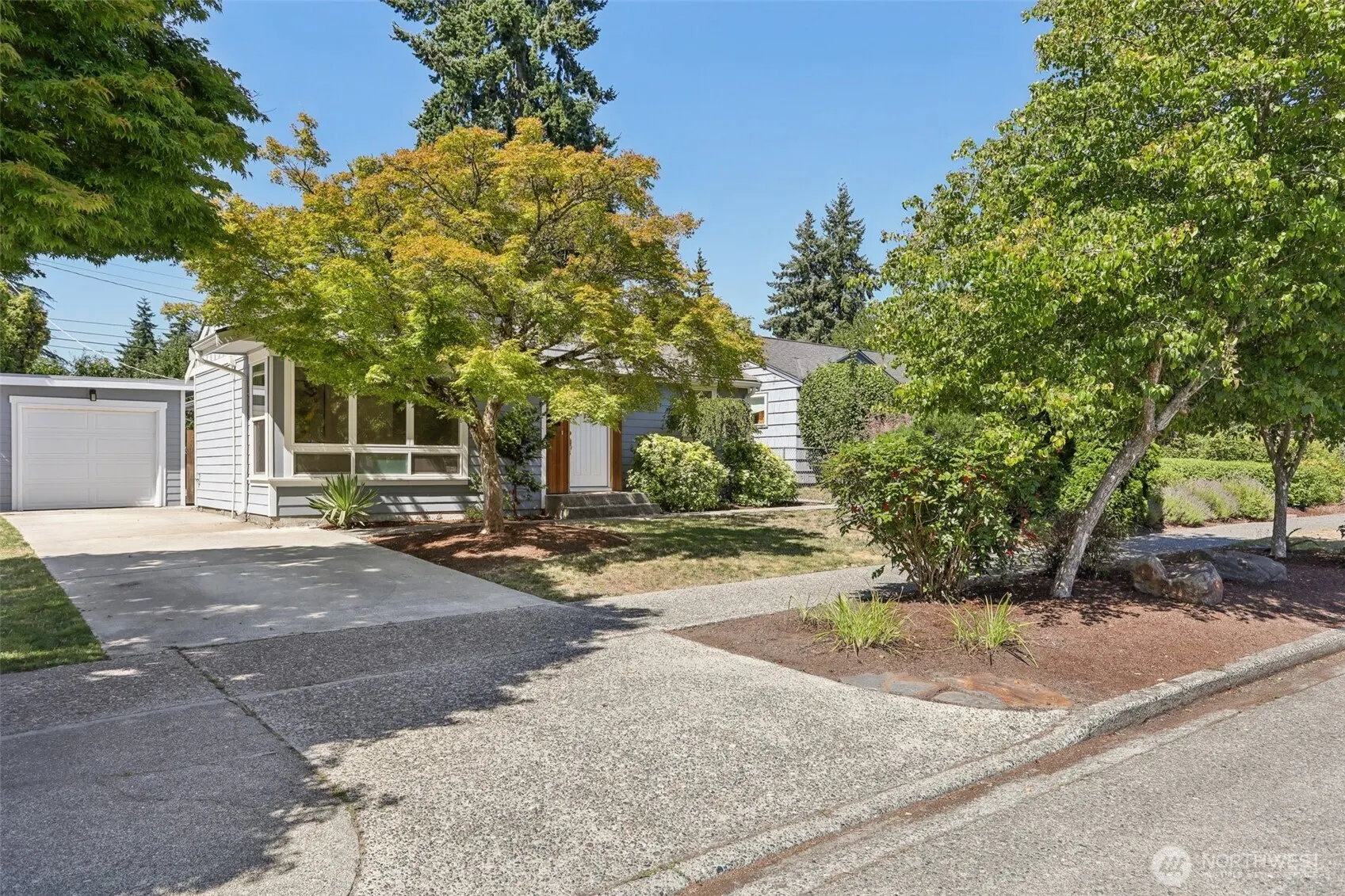 9215 30th Ave SW, Seattle, WA 98126