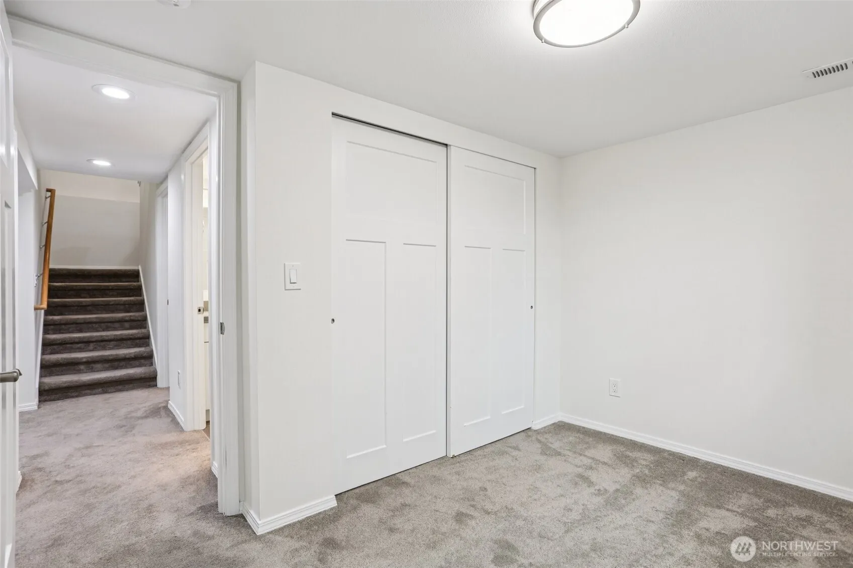 9215 30th Ave SW, Seattle, WA 98126