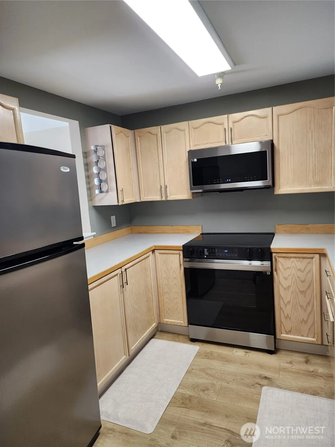 901 Sunset Boulevard NE #210, Renton, WA 98056