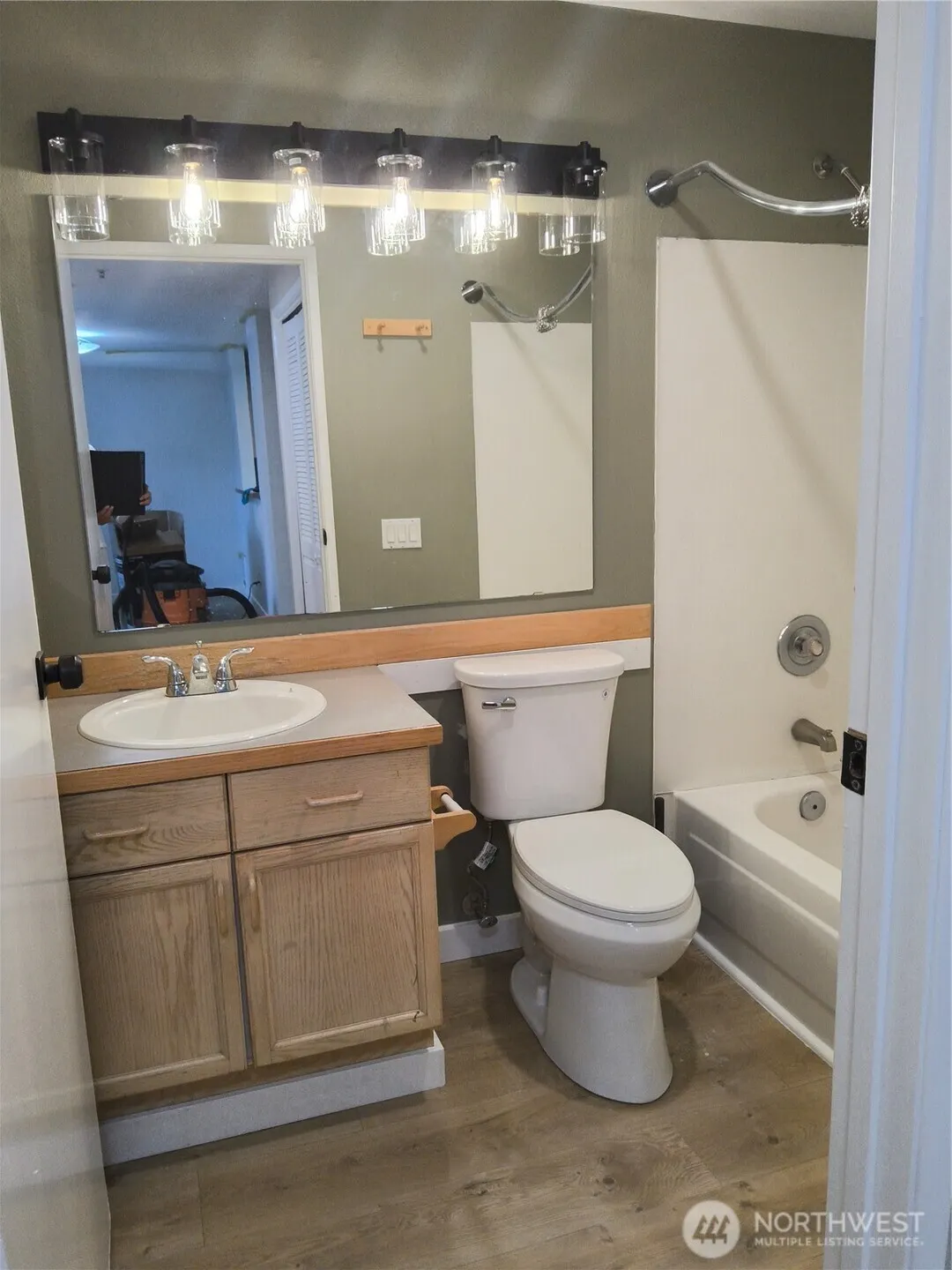 901 Sunset Boulevard NE #210, Renton, WA 98056