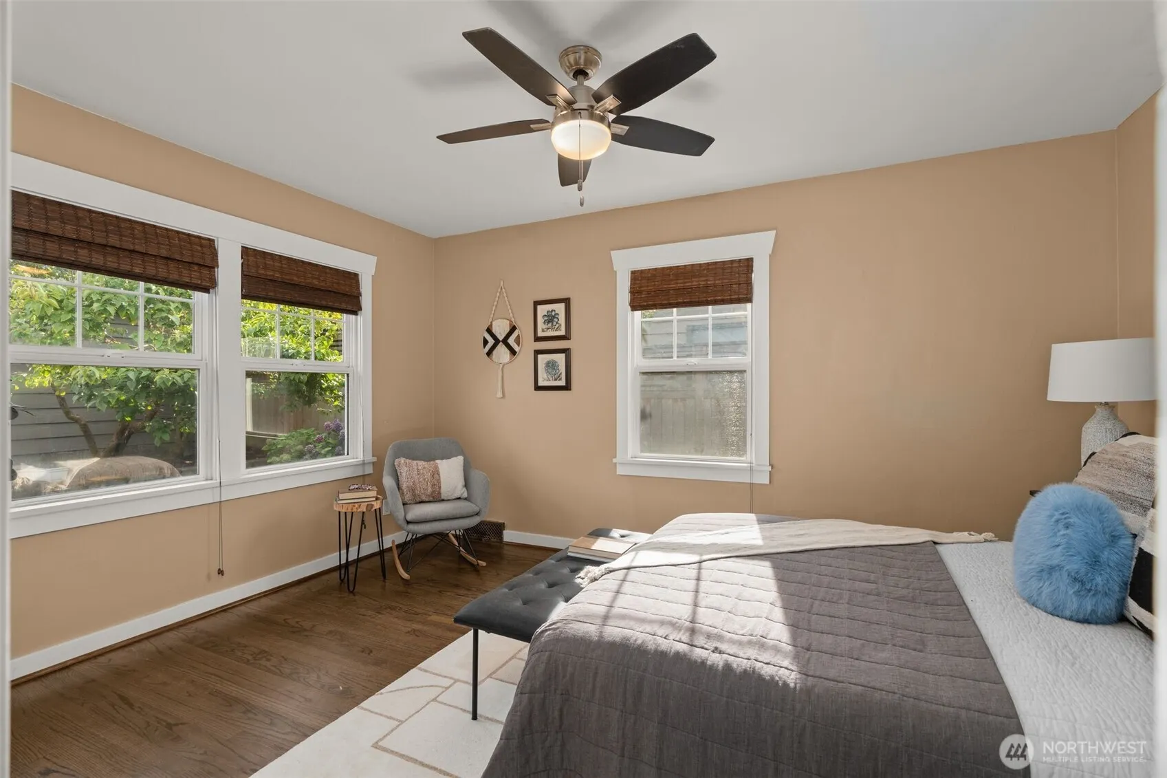 3759 SW Grayson Street , Seattle, WA 98126