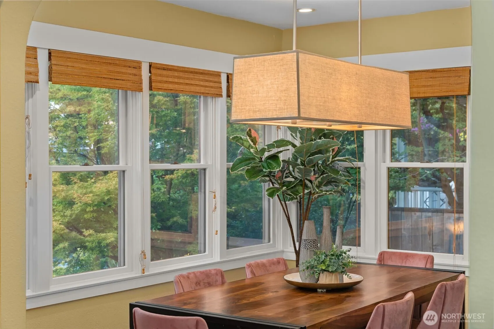 3759 SW Grayson Street , Seattle, WA 98126