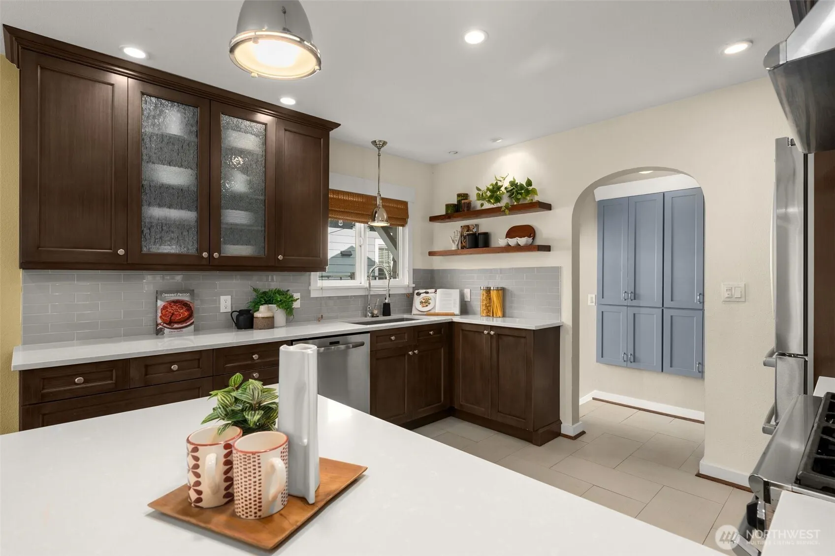 3759 SW Grayson Street , Seattle, WA 98126