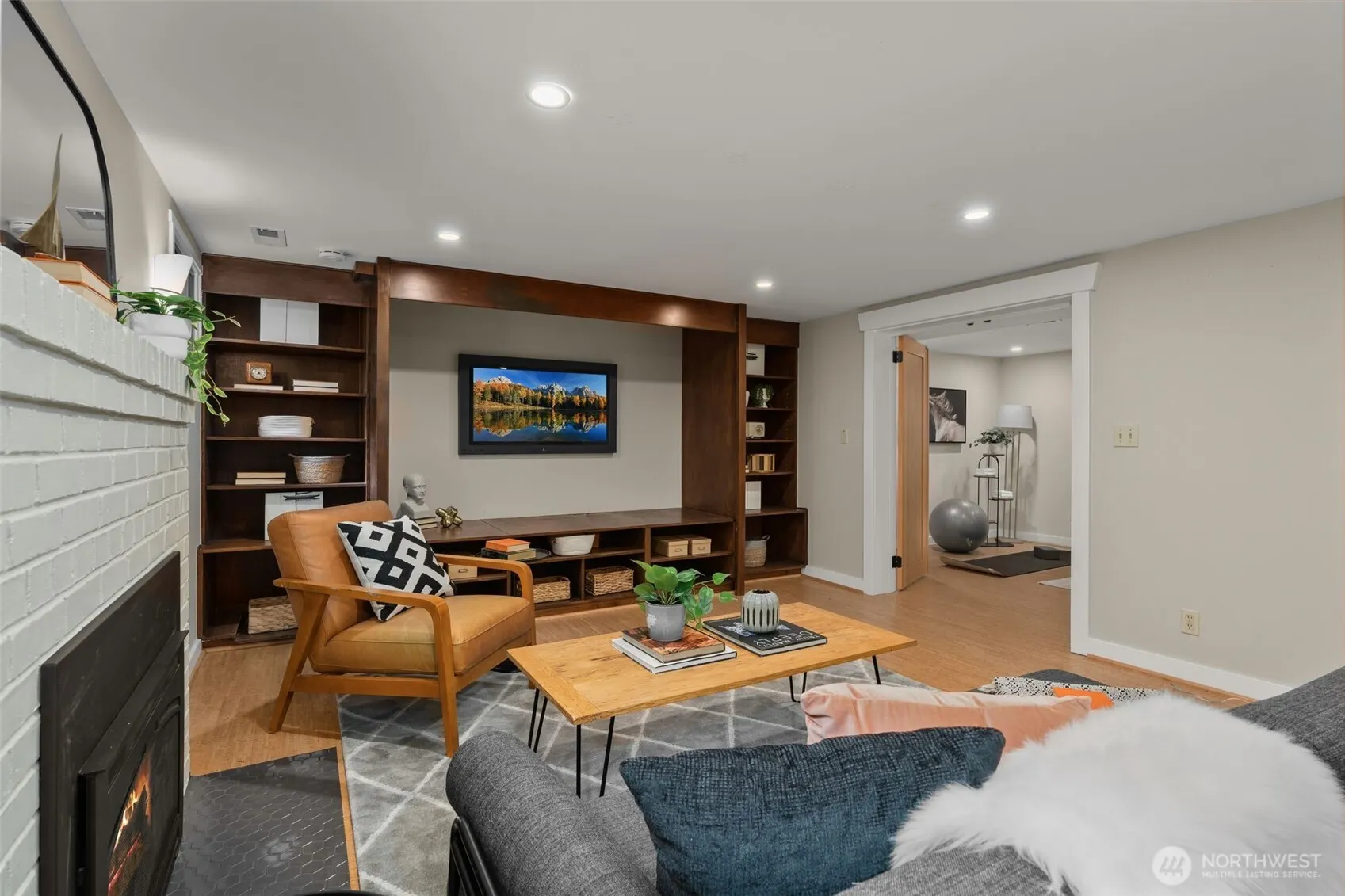 3759 SW Grayson Street , Seattle, WA 98126