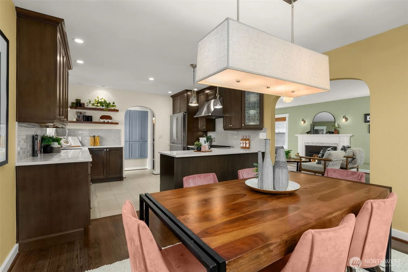 3759 SW Grayson Street , Seattle, WA 98126